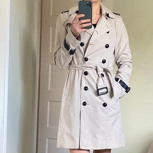 Burberry trench coat size S-XS